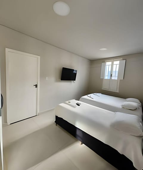 Bed, TV and multimedia, Bedroom