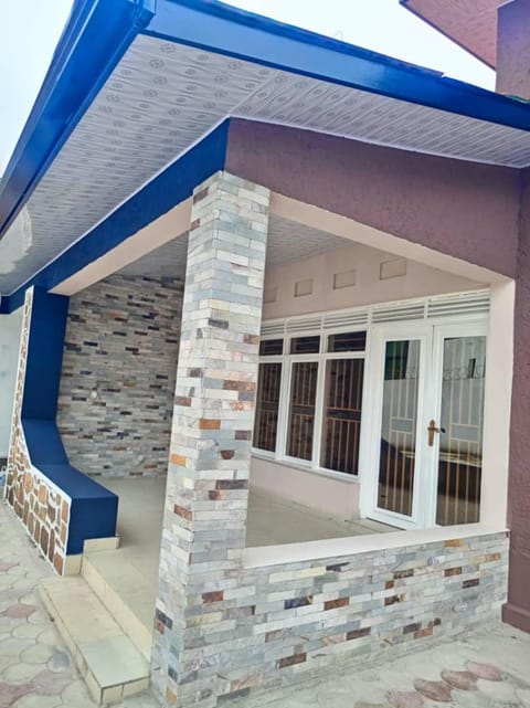 Facade/entrance, Day