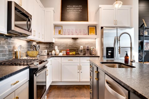 615 Vibe East Nashville Getaway 3 Miles to Downtown House in East Nashville