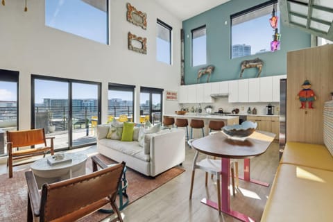 Pie Town Emporium Downtown Views Heated Pool Gym Parking House in The Gulch