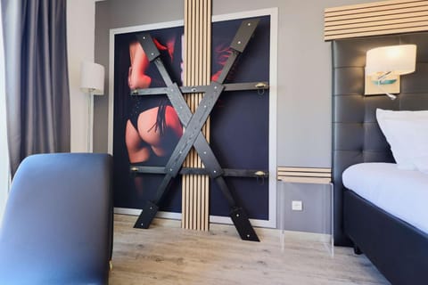 Bed, Photo of the whole room, furniture
