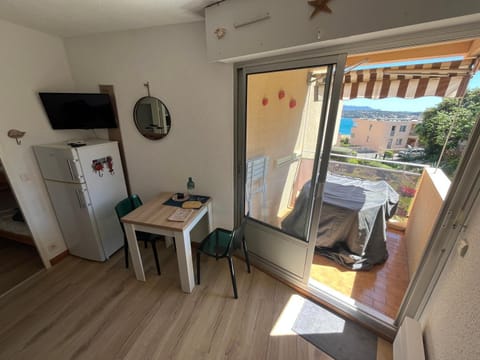 Magnifique studio Vue mer Apartment in Sanary-sur-Mer