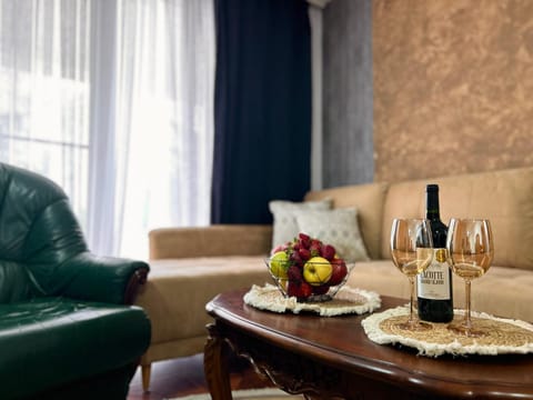 Living room, Food and drinks, Seating area, Drinks, Alcoholic drinks