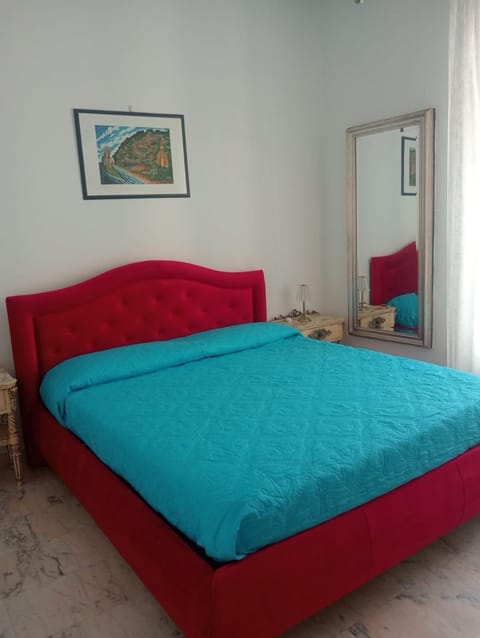 Bed, Photo of the whole room, Bedroom, hair dryier, heating, towels, air conditioner