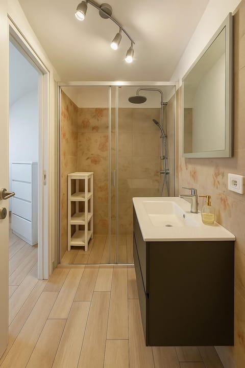 Shower, Bathroom