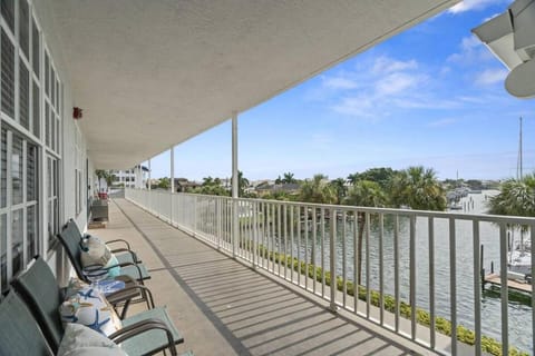 Centrally Located 3-Bed I Walk Everywhere Apartment in Clearwater Beach