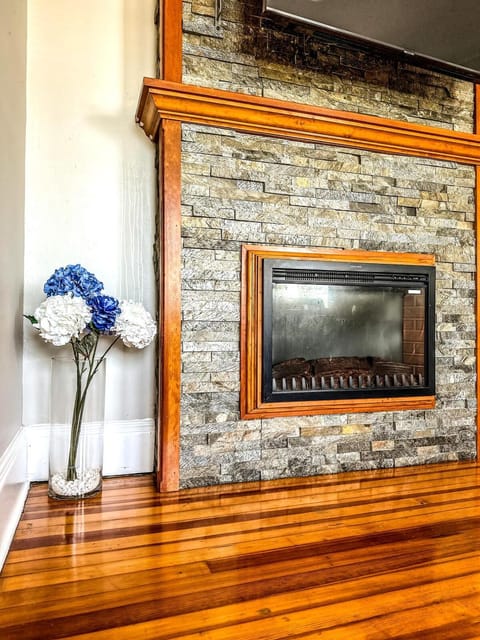 The Red House Albany NY 4 Bedroom Private Apartment Apartment in Albany