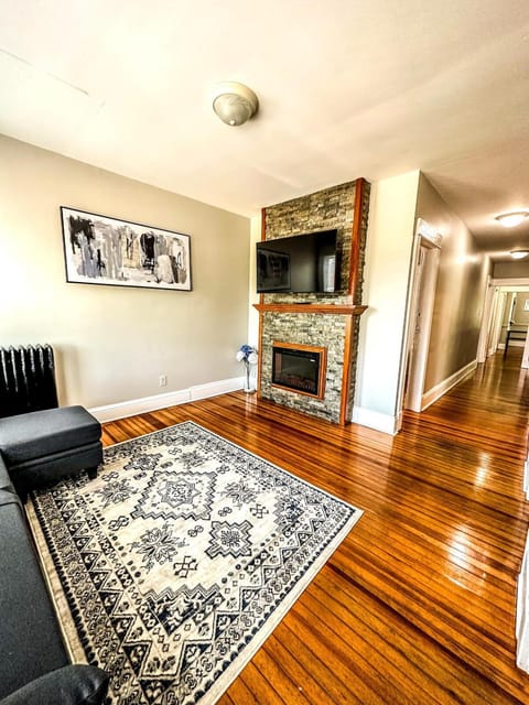 The Red House Albany NY 4 Bedroom Private Apartment Apartment in Albany