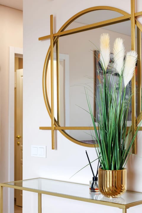 Modernus butas prie EŽERO Apartment in Vilnius