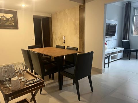 TV and multimedia, Kitchen or kitchenette, Living room, Dining area
