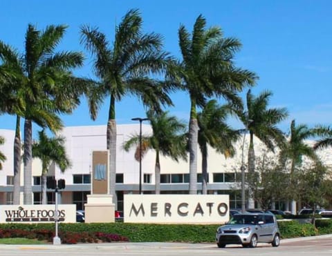 Starfish Wishes! - Less Than 1 Mile To Beach - Salt Water Pool - Walk to the Beach! House in Naples Park