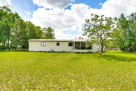 2 Mi to World Equestrian Center Gem with Large Yard House in Ocala