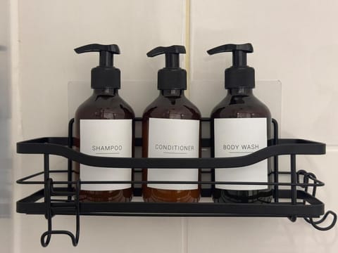 2 bed - 2 bath, gated parking, M62 J27 Apartment in Leeds