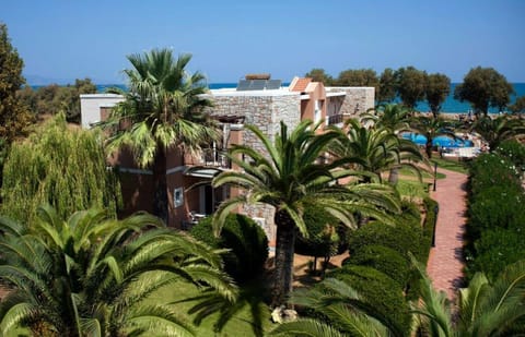 Property building, Spring, Day, Natural landscape, Garden, Garden view, Sea view, Swimming pool