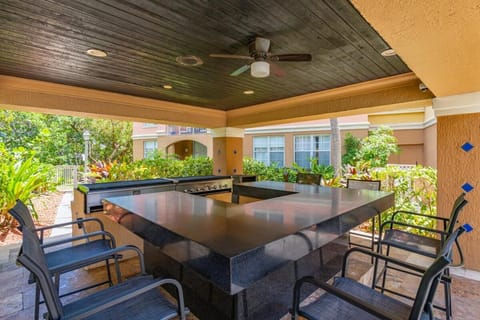 Yacht Club Miami Suite 1BR and 1BA with Pool FREE Parking Gym & Jacuzzi Apartment in Aventura