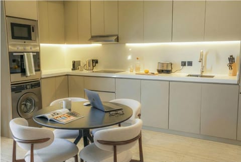 Dining area, kitchen