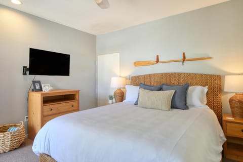 Pacific Plaza #105 Studio - Oyster Outlook - StudioD-King House in Oceano