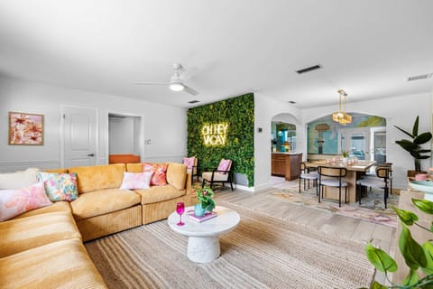 Playcation Putt Putt Pool Tiki Bar Game Room House in Largo