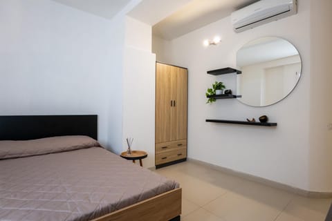 Bed, Bedroom, wardrobe, air conditioner
