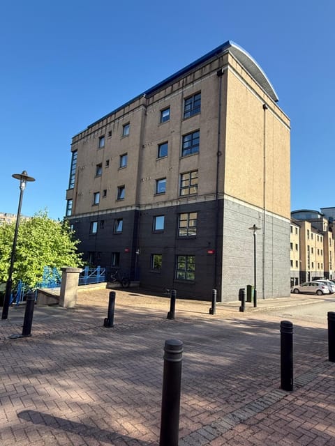 Property building, Location