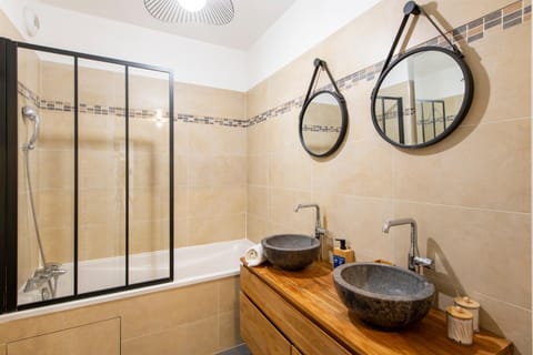 Stunning 3Bedroom Apartment with Garden in Prestigious Area I Eiffel Tower Within 15 Minutes' Drive Apartment in Issy-les-Moulineaux