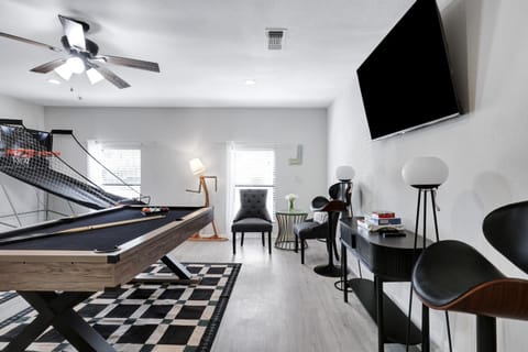 Modern Paradise Hot Tub Game Room Swing Set BBQ House in San Antonio