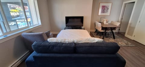 Bed, Living room