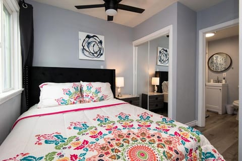 Spacious 3 Bedroom 2 Bathroom Apartment with Free Onsite Parking Apartment in East Los Angeles