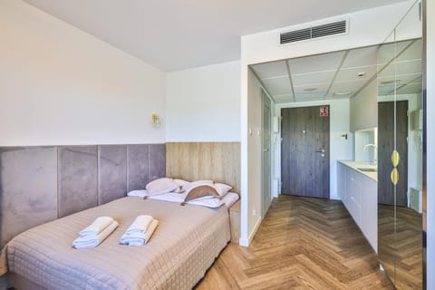 Bed, Photo of the whole room, air conditioner