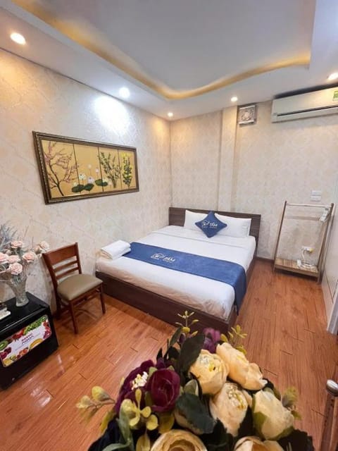 Bed, Living room, Photo of the whole room, Seating area, Bedroom, air conditioner