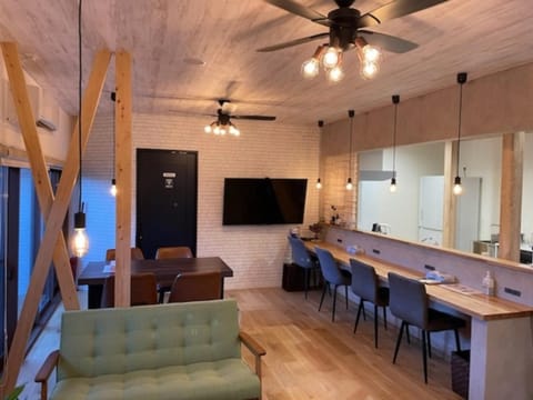 TV and multimedia, Living room, Seating area, Dining area, kitchen