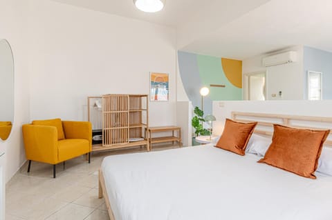 Bed, Photo of the whole room
