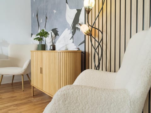 Living room, Seating area