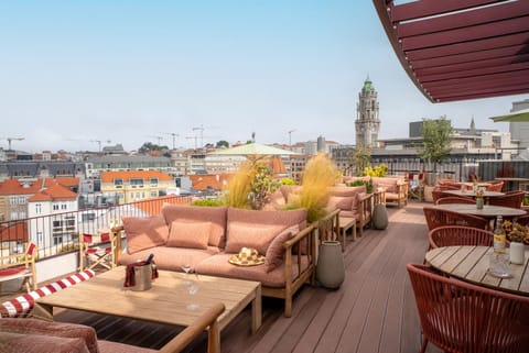 Restaurant/places to eat, City view