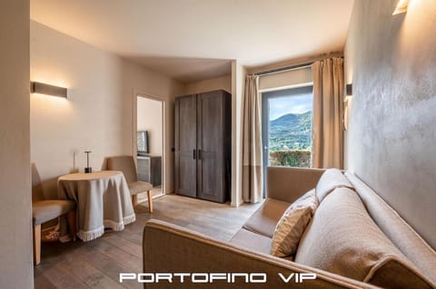 TV and multimedia, Photo of the whole room, Seating area