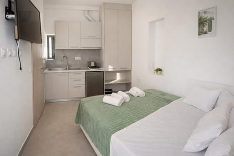 Yalos Tiny Studio - 5 mins to Elafonisi beach House in Crete