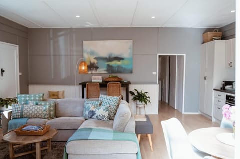 Living room, Photo of the whole room