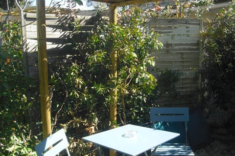 Balcony/Terrace, Garden view