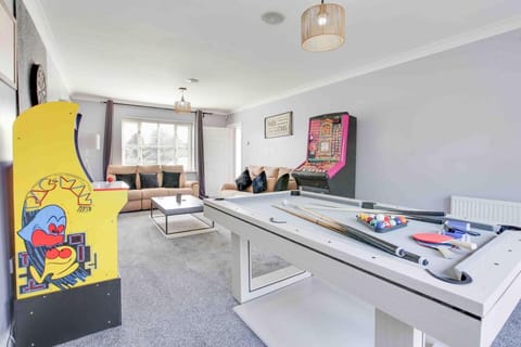 Wayside Warren Harlow House in Harlow