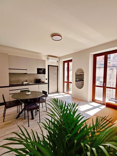 Kitchen or kitchenette, Living room, Dining area