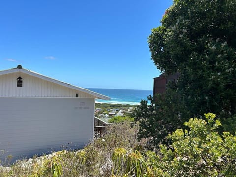 The Hill Top Lodge, 2 Bedroom House House in Cape Town