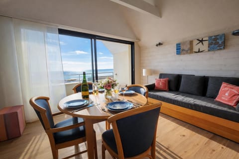 Property building, Spring, Day, Natural landscape, Sea view, Location