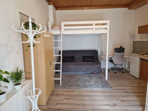 Bed, Seating area, Bedroom
