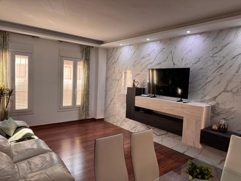 TV and multimedia, Living room, Seating area