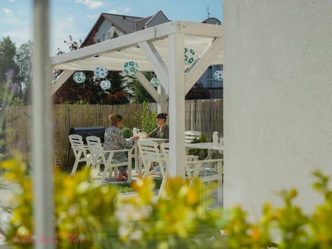 Patio, BBQ facilities, Garden