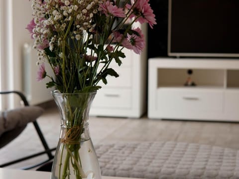 Photo of the whole room, Seating area