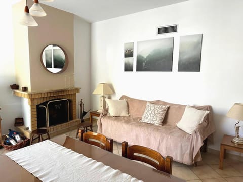 Living room, Photo of the whole room, Seating area