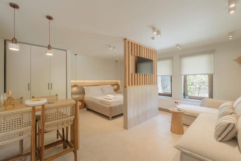 Bed, Seating area, Dining area, wardrobe