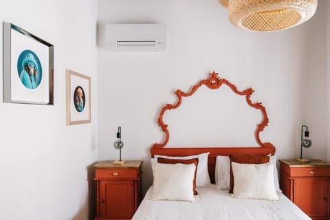 Bed, Photo of the whole room, Bedroom, air conditioner