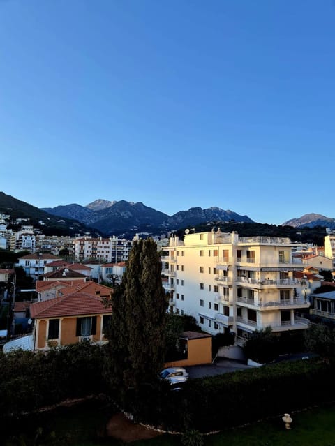 Neighbourhood, Balcony/Terrace, Balcony/Terrace, Mountain view, Sunset